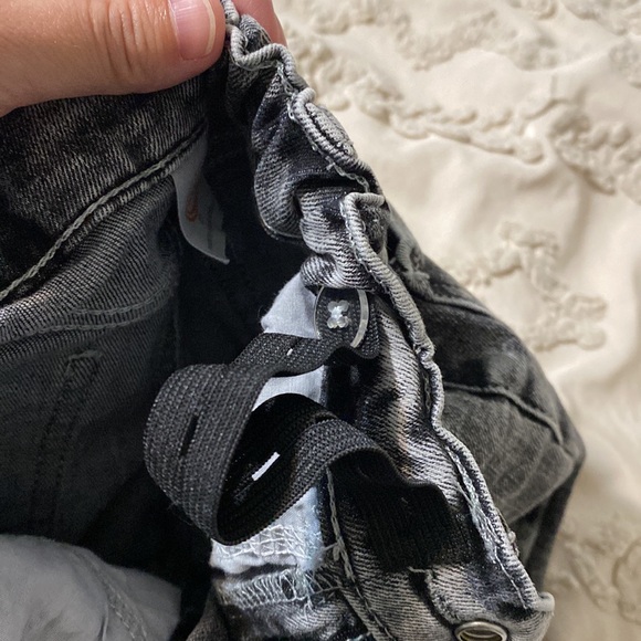 Wonder nation boy’s stonewashed distressed black jeans. Size 2T. - Picture 5 of 7